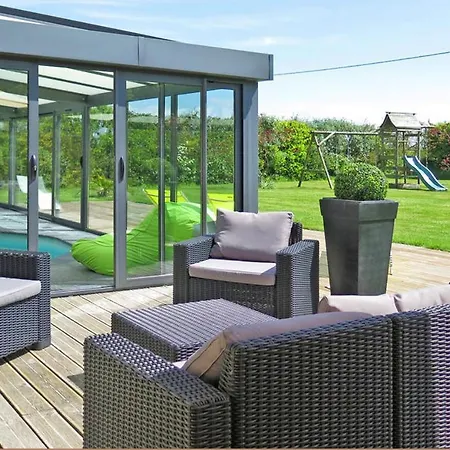 Charmante Proche De Avec Piscine Privee